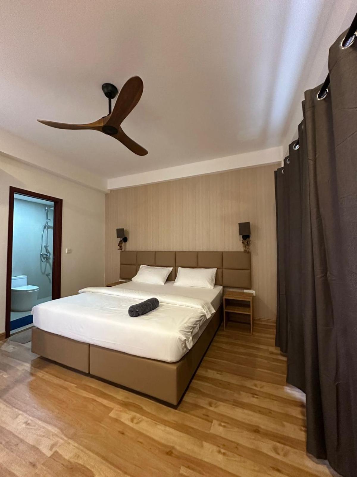 Club Kaafu Maldives Hotell Dhiffushi Exteriör bild